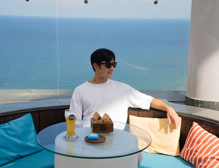 Beer tại Horizon Bar, gần biển Mỹ Khê