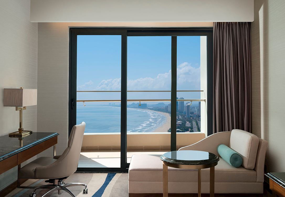 Panoramic Deluxe Twin with Partial Ocean View